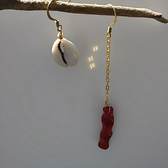 Coral Cowrie Shell Asymetrical Earring - Picture 3 of 8